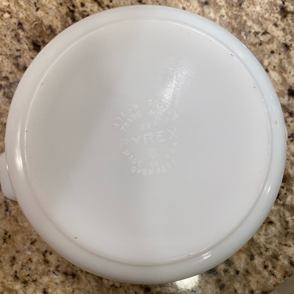 Vintage Pyrex Casserole Dish Gold Flowers - Picture 2 of 8